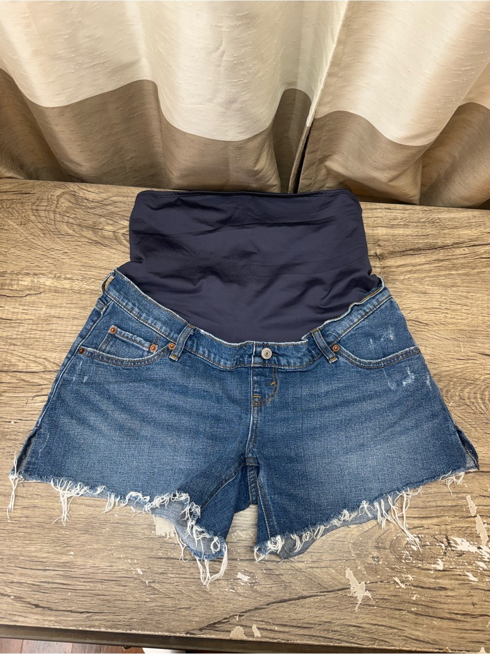 Abercrombie & Fitch
The 4" Mom Short size 6